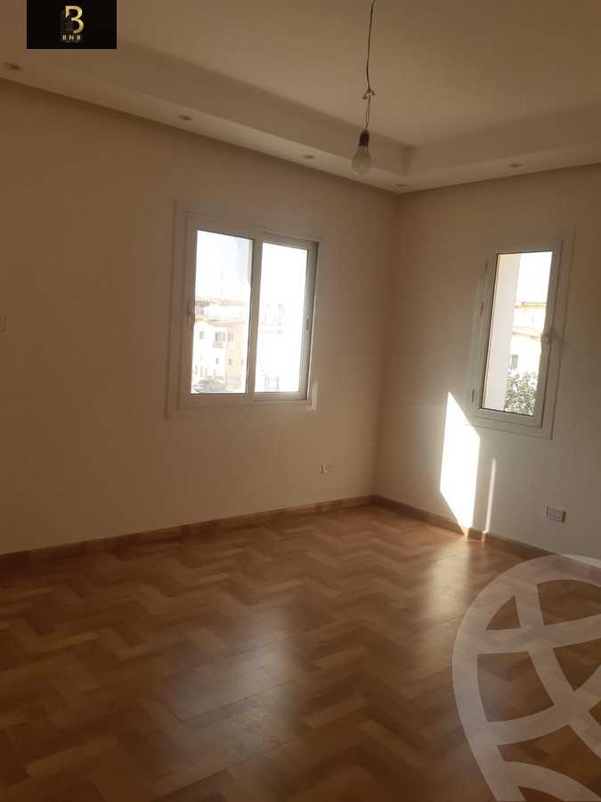 https://aqarmap.com.eg/ar/listing/6135701-for-rent-cairo-new-cairo-compounds-hyde-park-cluster-4-hyde-park