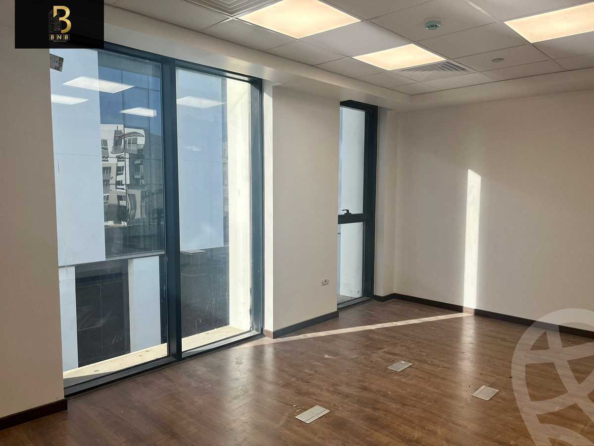 https://aqarmap.com.eg/ar/listing/6166347-for-rent-cairo-new-cairo-compounds-hyde-park-centre-ville-hyde-park