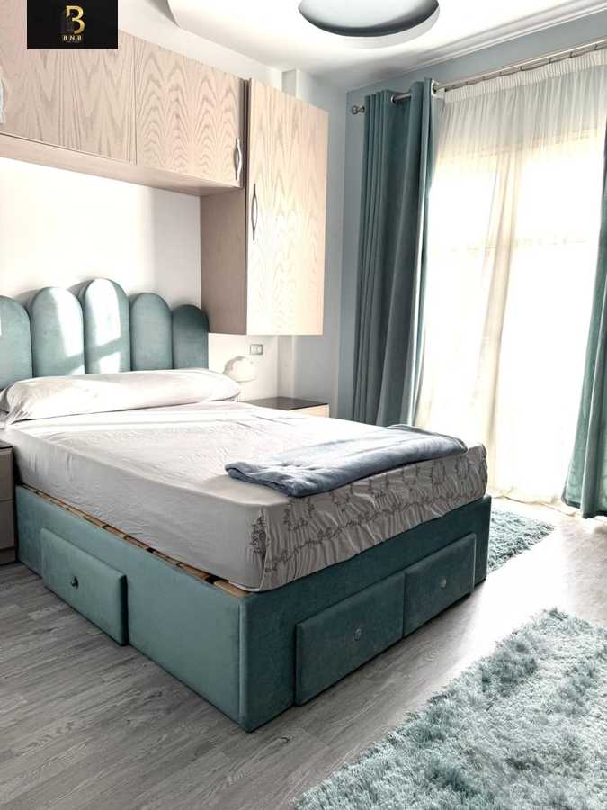 https://aqarmap.com.eg/ar/listing/6253688-for-rent-cairo-new-cairo-compounds-hyde-park-centre-ville-hyde-park