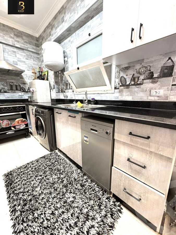https://aqarmap.com.eg/ar/listing/6253688-for-rent-cairo-new-cairo-compounds-hyde-park-centre-ville-hyde-park
