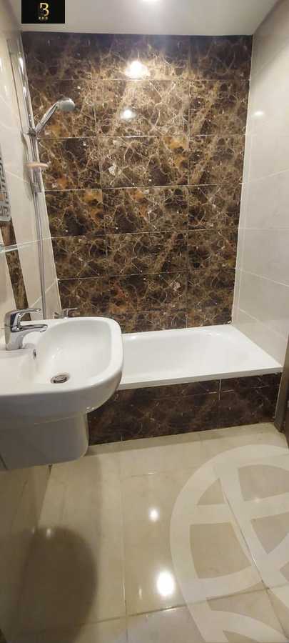https://aqarmap.com.eg/ar/listing/6253761-for-rent-cairo-new-cairo-compounds-porto-cairo-mall