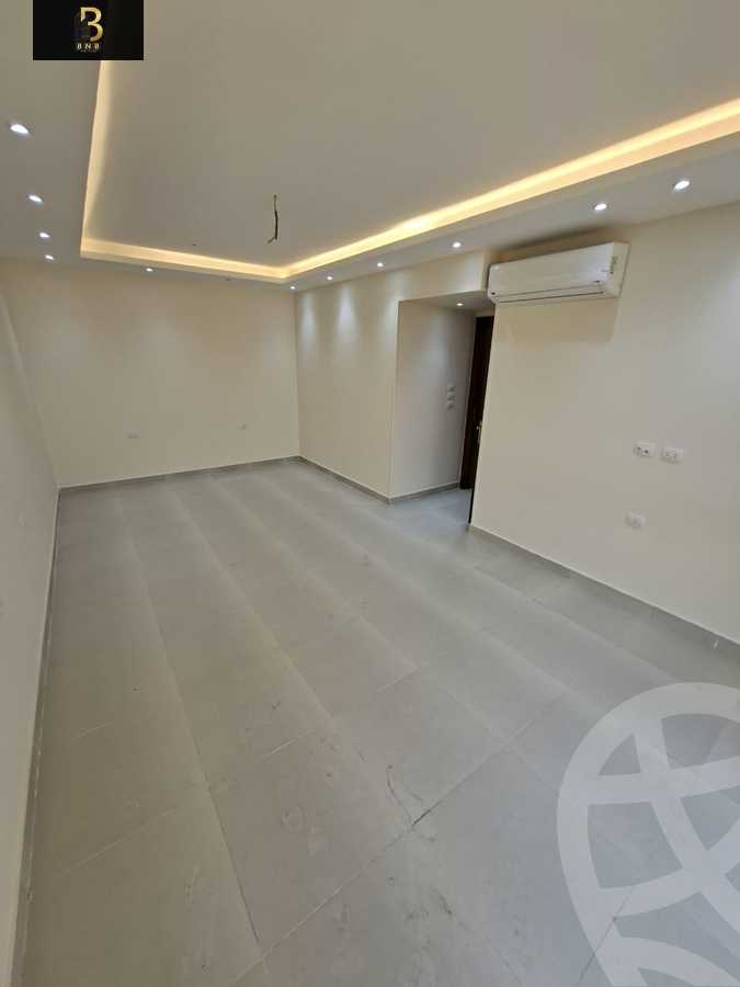 https://aqarmap.com.eg/ar/listing/6313626-for-rent-cairo-new-cairo-compounds-hyde-park-centre-ville-hyde-park