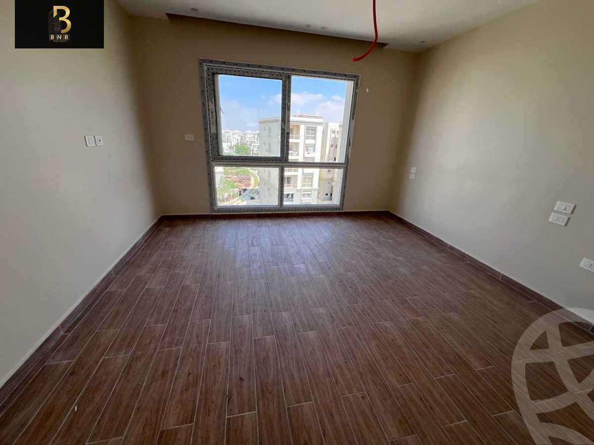 https://aqarmap.com.eg/ar/listing/6324832-for-rent-cairo-new-cairo-compounds-hyde-park-centre-ville-hyde-park