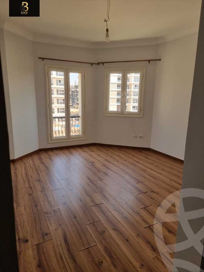 https://aqarmap.com.eg/ar/listing/6533389-for-rent-cairo-new-cairo-compounds-mountain-view-hyde-park