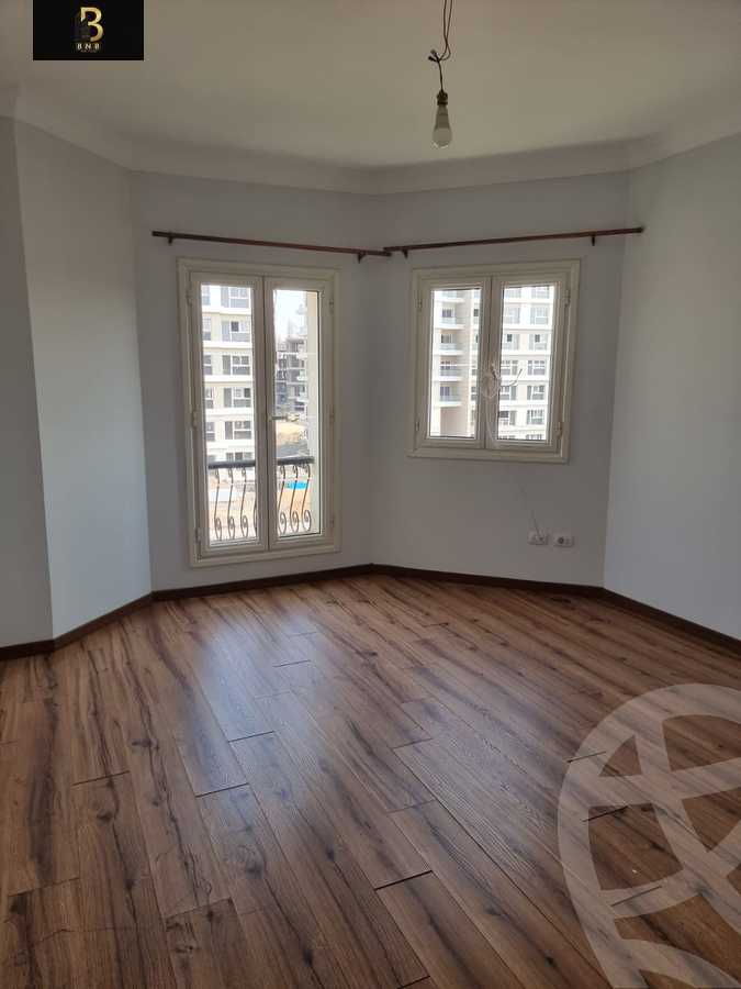 https://aqarmap.com.eg/ar/listing/6533389-for-rent-cairo-new-cairo-compounds-mountain-view-hyde-park
