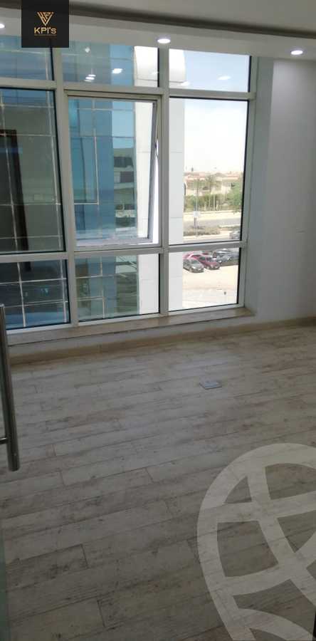 https://aqarmap.com.eg/ar/listing/5052924-for-rent-cairo-new-cairo-compounds-tryfywm-byzns-kwmblks-nm-llttwyr