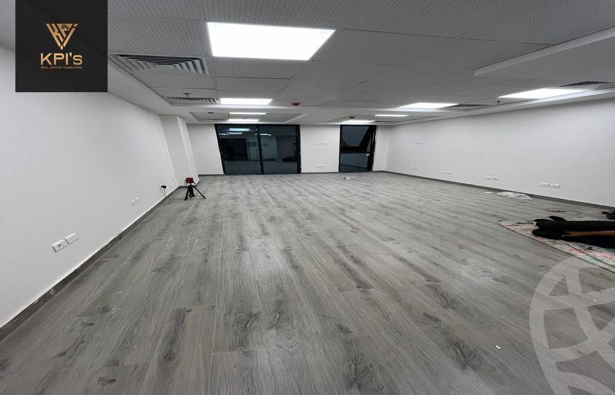 https://aqarmap.com.eg/ar/listing/5214596-for-rent-cairo-new-cairo-compounds-hyde-park-centre-ville-hyde-park
