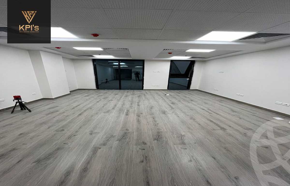 https://aqarmap.com.eg/ar/listing/5214596-for-rent-cairo-new-cairo-compounds-hyde-park-centre-ville-hyde-park