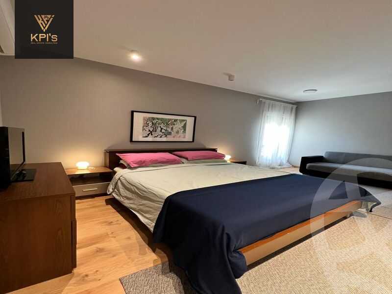 https://aqarmap.com.eg/en/listing/5260025-for-sale-cairo-new-cairo-compounds-mountain-view-hyde-park