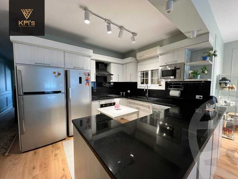 https://aqarmap.com.eg/en/listing/5260025-for-sale-cairo-new-cairo-compounds-mountain-view-hyde-park