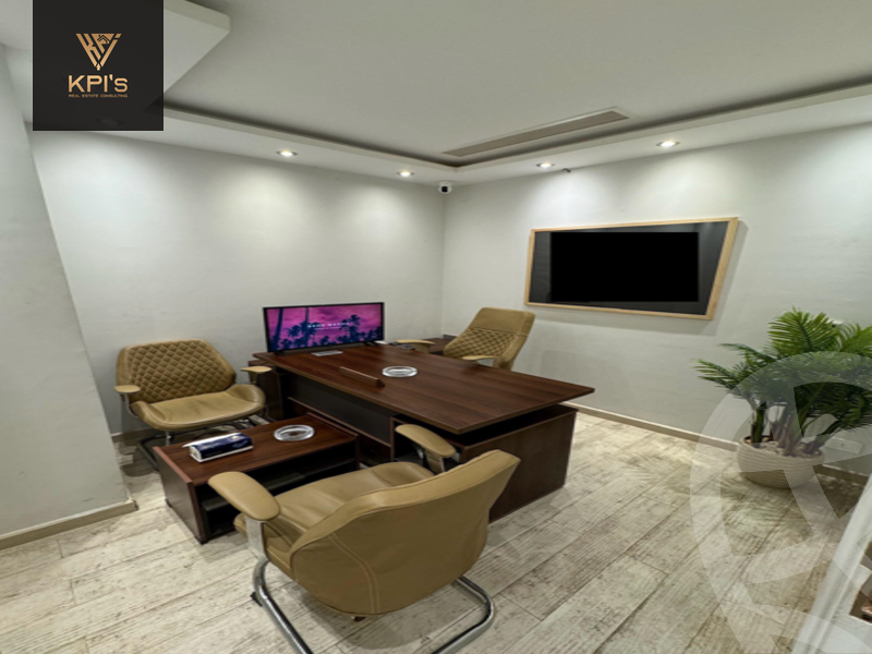 https://aqarmap.com.eg/ar/listing/5310611-for-rent-cairo-new-cairo-compounds-tryfywm-byzns-kwmblks-nm-llttwyr