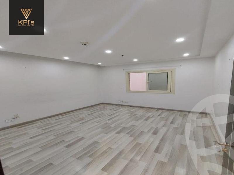https://aqarmap.com.eg/ar/listing/5313580-for-rent-cairo-new-cairo-compounds-tryfywm-byzns-kwmblks-nm-llttwyr