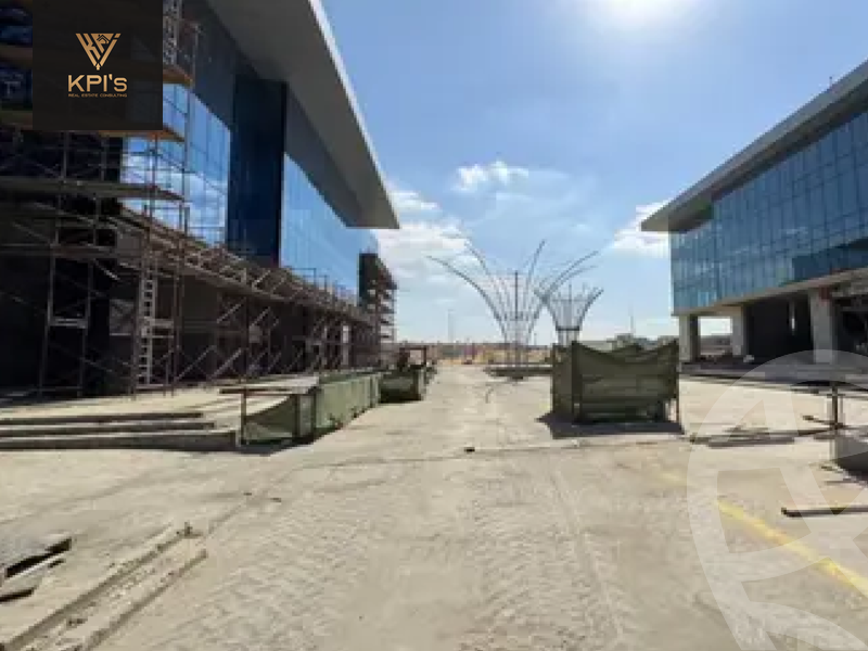 https://aqarmap.com.eg/ar/listing/5421500-for-sale-cairo-new-cairo-compounds-golden-gate-redcon