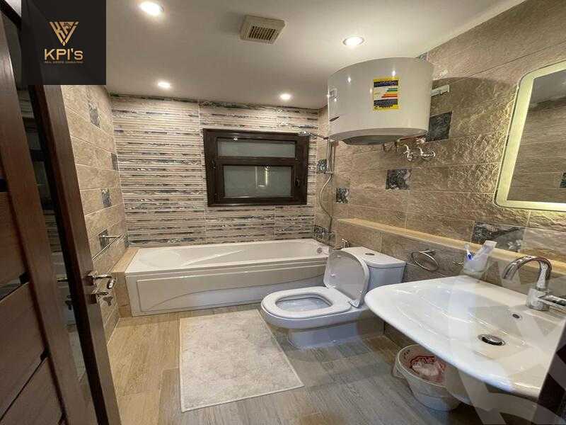 https://aqarmap.com.eg/ar/listing/5436579-for-rent-cairo-el-sheikh-zayed-city-compounds-kmbwnd-wyst-twn-swdyk