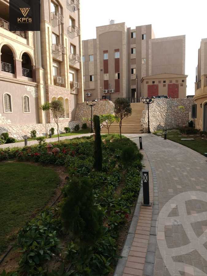 https://aqarmap.com.eg/ar/listing/5495500-for-sale-cairo-new-cairo-compounds-rock-vera