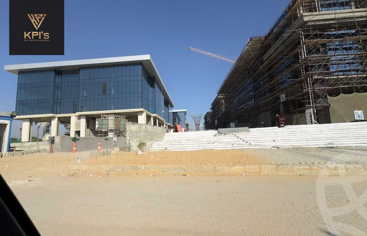 https://aqarmap.com.eg/en/listing/5501804-for-sale-cairo-new-cairo-compounds-golden-gate-redcon