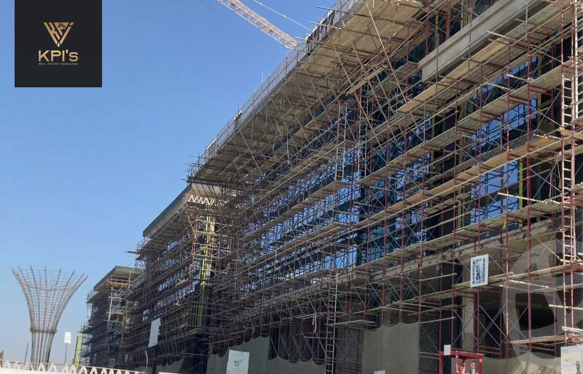 https://aqarmap.com.eg/en/listing/5501804-for-sale-cairo-new-cairo-compounds-golden-gate-redcon