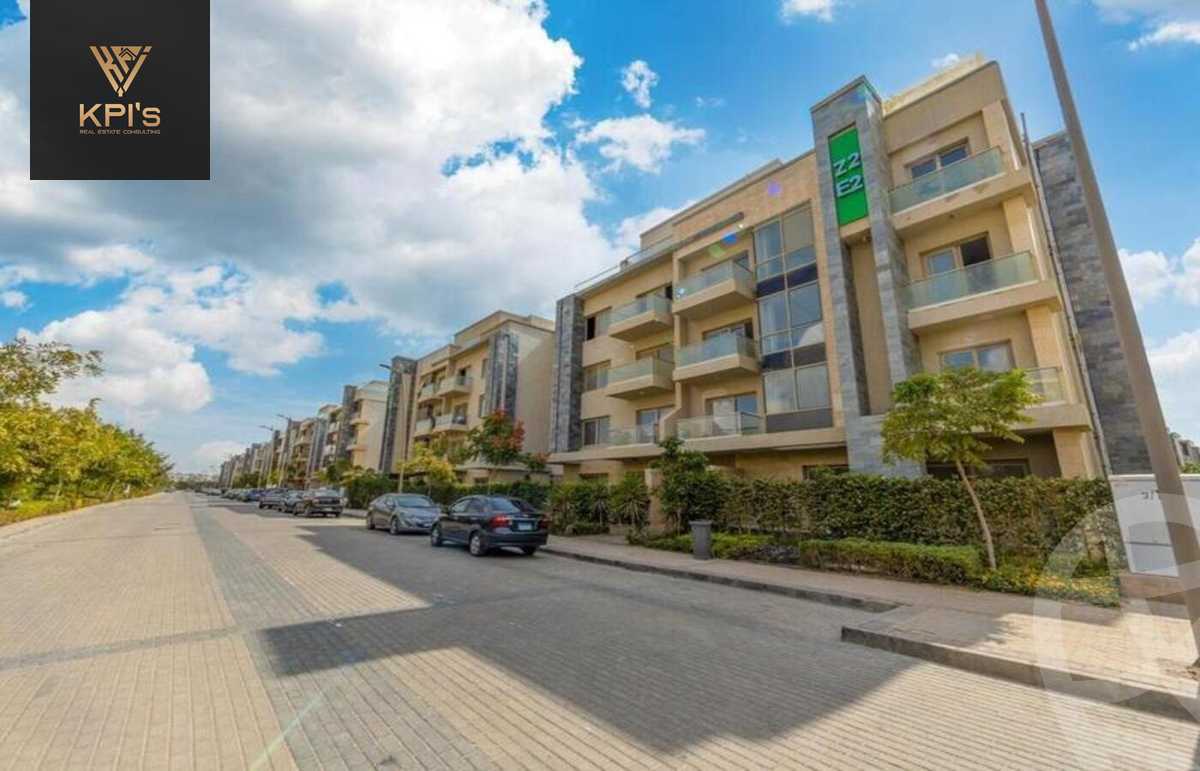 https://aqarmap.com.eg/en/listing/5509884-for-sale-cairo-new-cairo-compounds-galleria-moon-valley
