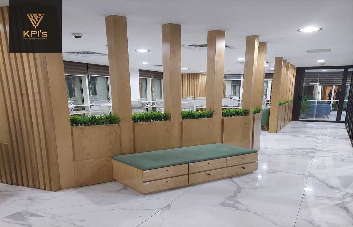 https://aqarmap.com.eg/ar/listing/5533105-for-sale-cairo-new-cairo-compounds-tryfywm-byzns-kwmblks-nm-llttwyr
