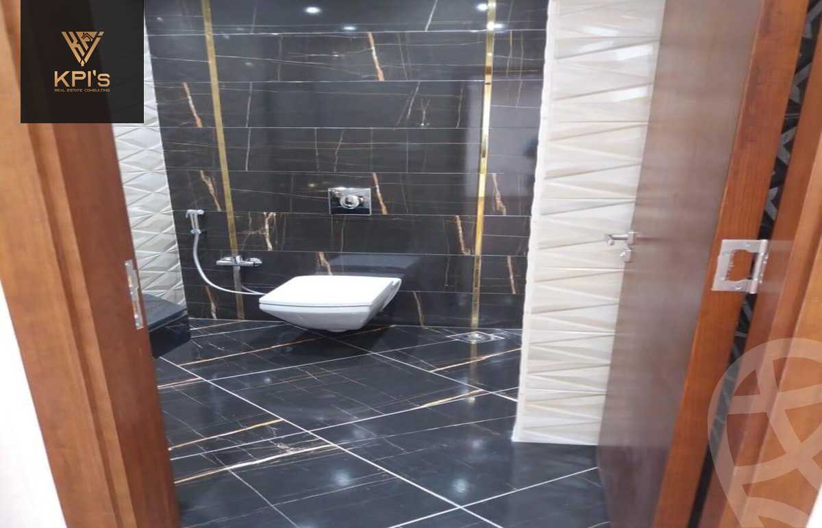 https://aqarmap.com.eg/ar/listing/5536424-for-rent-cairo-new-cairo-compounds-tryfywm-byzns-kwmblks-nm-llttwyr