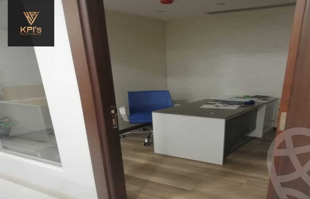 https://aqarmap.com.eg/ar/listing/5540305-for-sale-cairo-new-cairo-compounds-tryfywm-byzns-kwmblks-nm-llttwyr