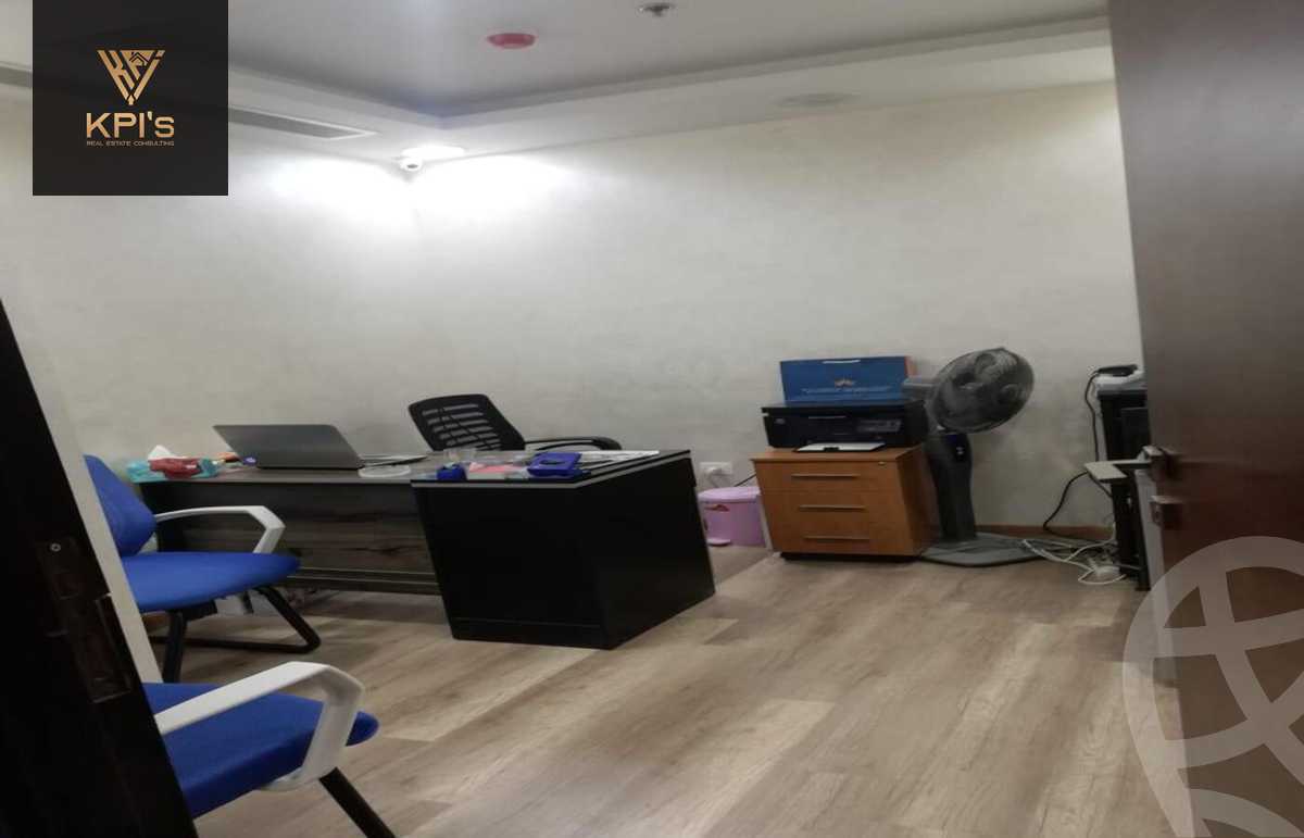 https://aqarmap.com.eg/ar/listing/5540305-for-sale-cairo-new-cairo-compounds-tryfywm-byzns-kwmblks-nm-llttwyr