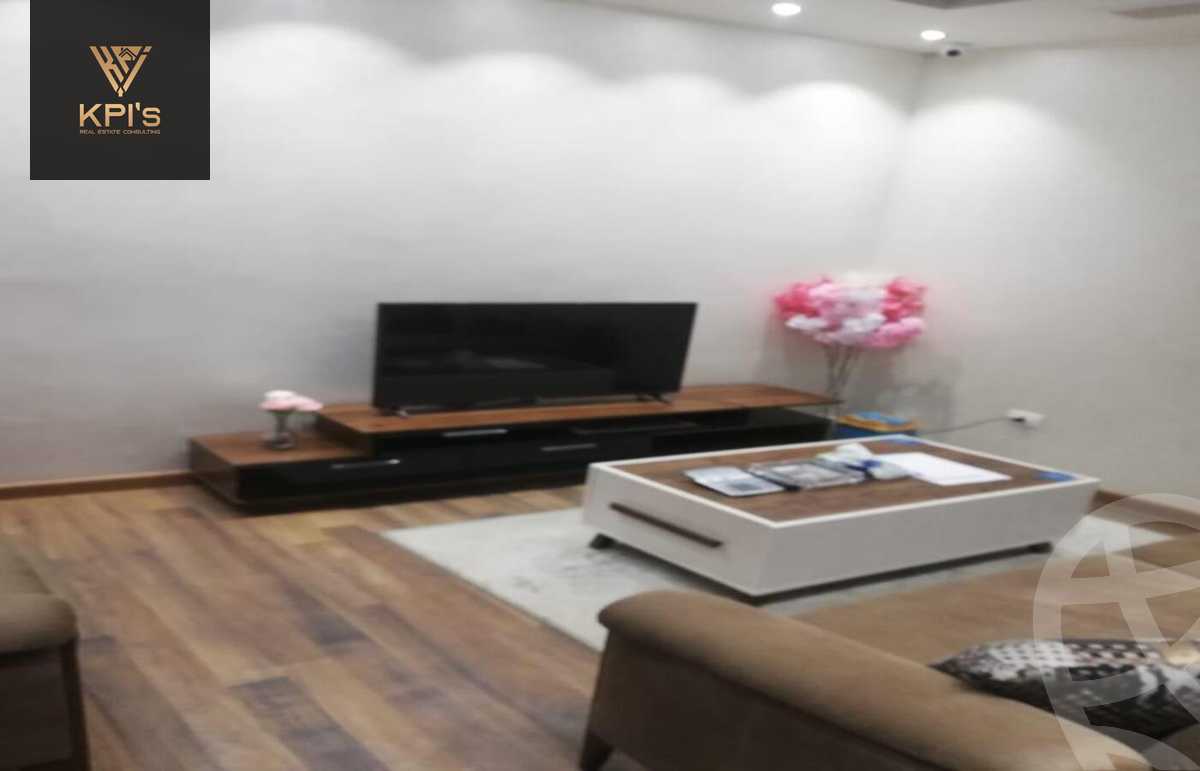 https://aqarmap.com.eg/ar/listing/5540305-for-sale-cairo-new-cairo-compounds-tryfywm-byzns-kwmblks-nm-llttwyr