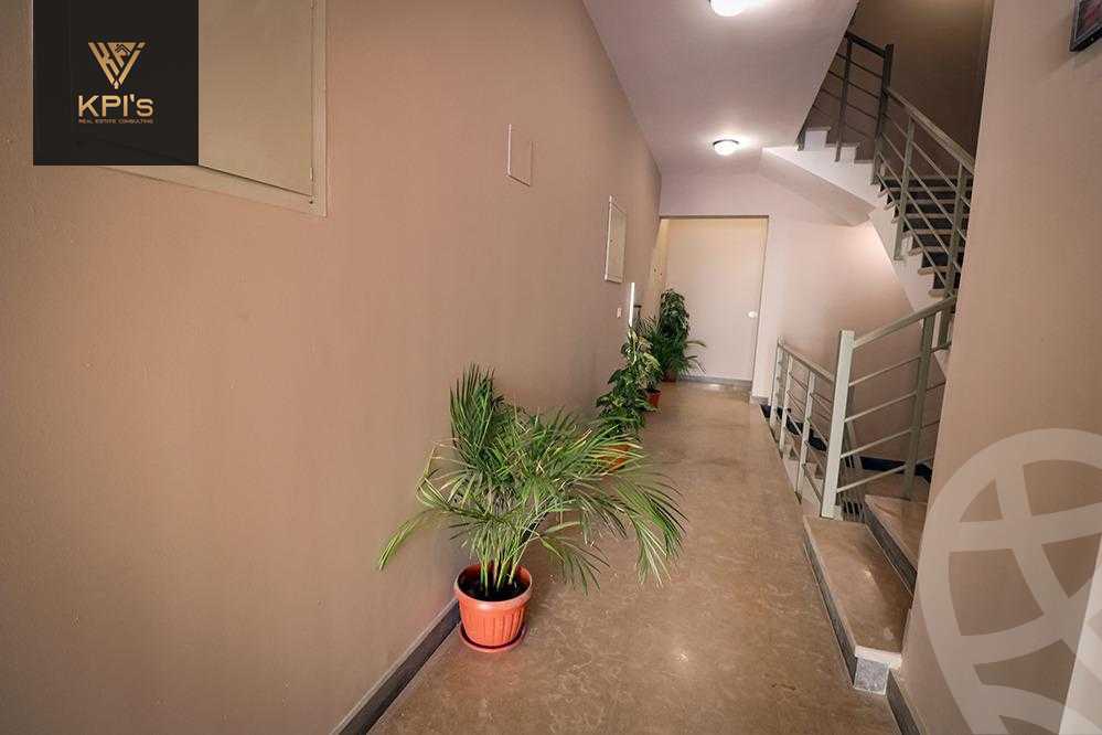 https://aqarmap.com.eg/en/listing/5543966-for-sale-cairo-new-cairo-compounds-fifth-square