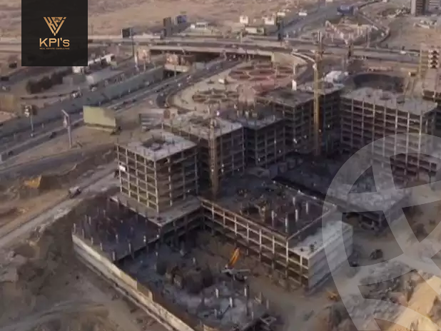https://aqarmap.com.eg/en/listing/5540663-for-sale-cairo-new-cairo-compounds-wn-nynty-mwl-lndmrk-sbwr