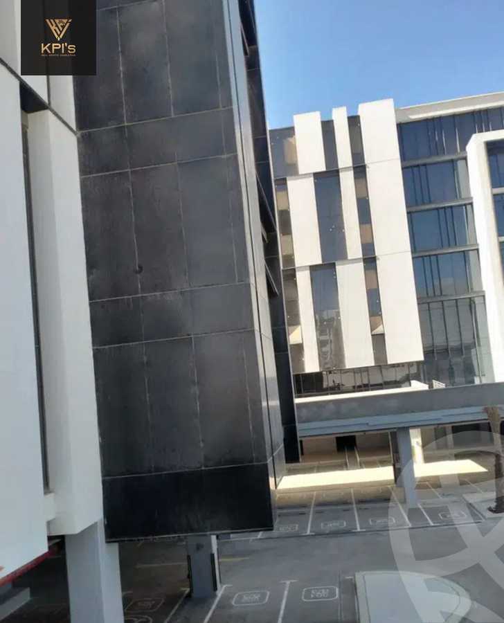 https://aqarmap.com.eg/en/listing/5571130-for-sale-cairo-new-cairo-compounds-hyde-park-business-district