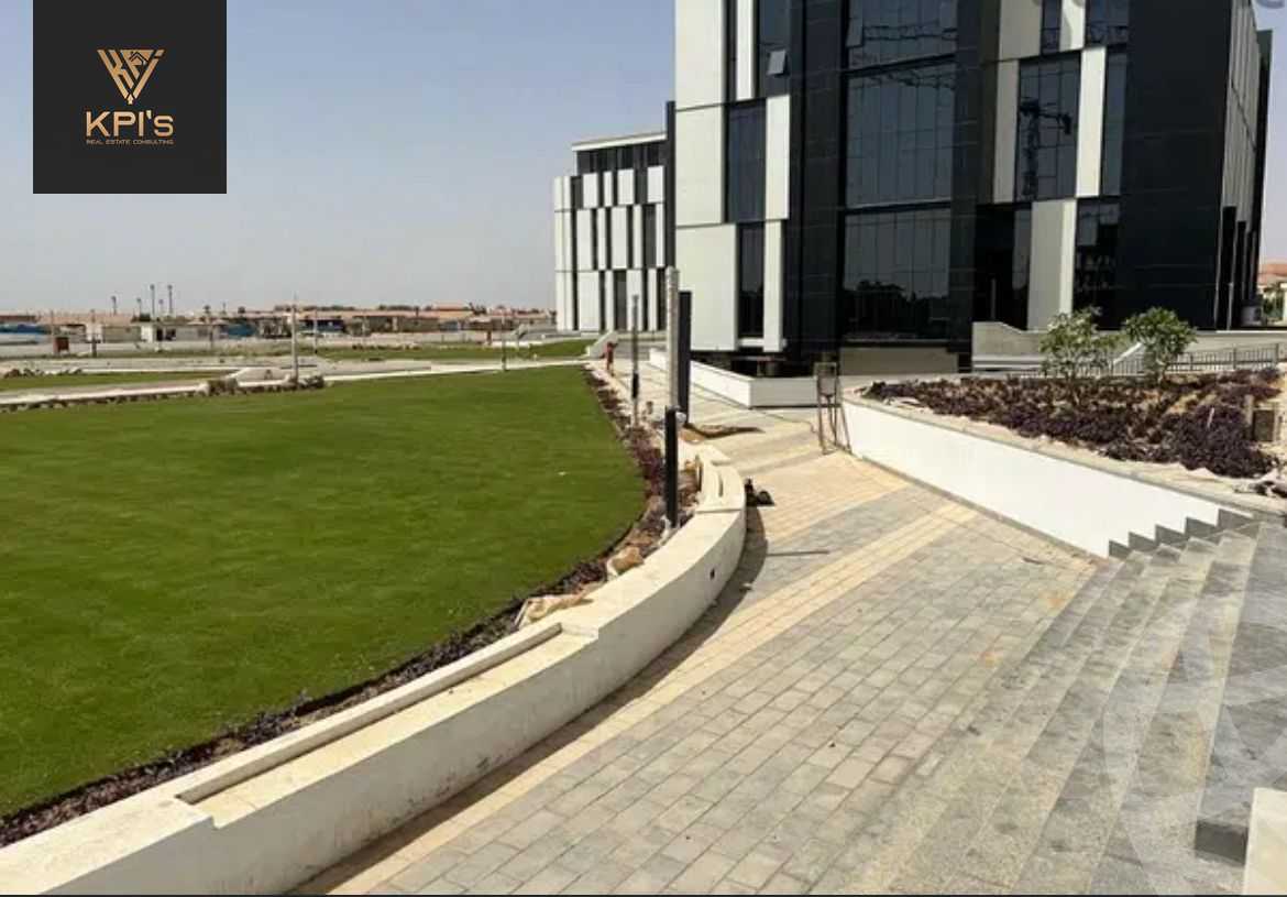 https://aqarmap.com.eg/en/listing/5571130-for-sale-cairo-new-cairo-compounds-hyde-park-business-district