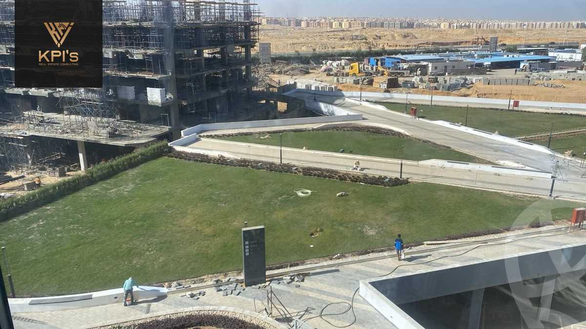 https://aqarmap.com.eg/en/listing/5571130-for-sale-cairo-new-cairo-compounds-hyde-park-business-district