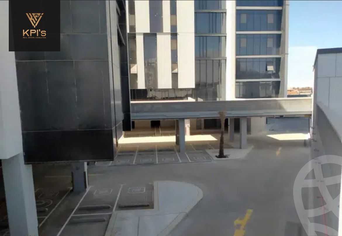 https://aqarmap.com.eg/en/listing/5571130-for-sale-cairo-new-cairo-compounds-hyde-park-business-district