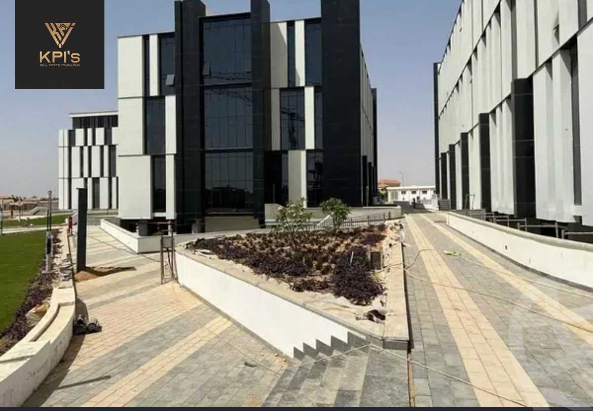 https://aqarmap.com.eg/en/listing/5571130-for-sale-cairo-new-cairo-compounds-hyde-park-business-district