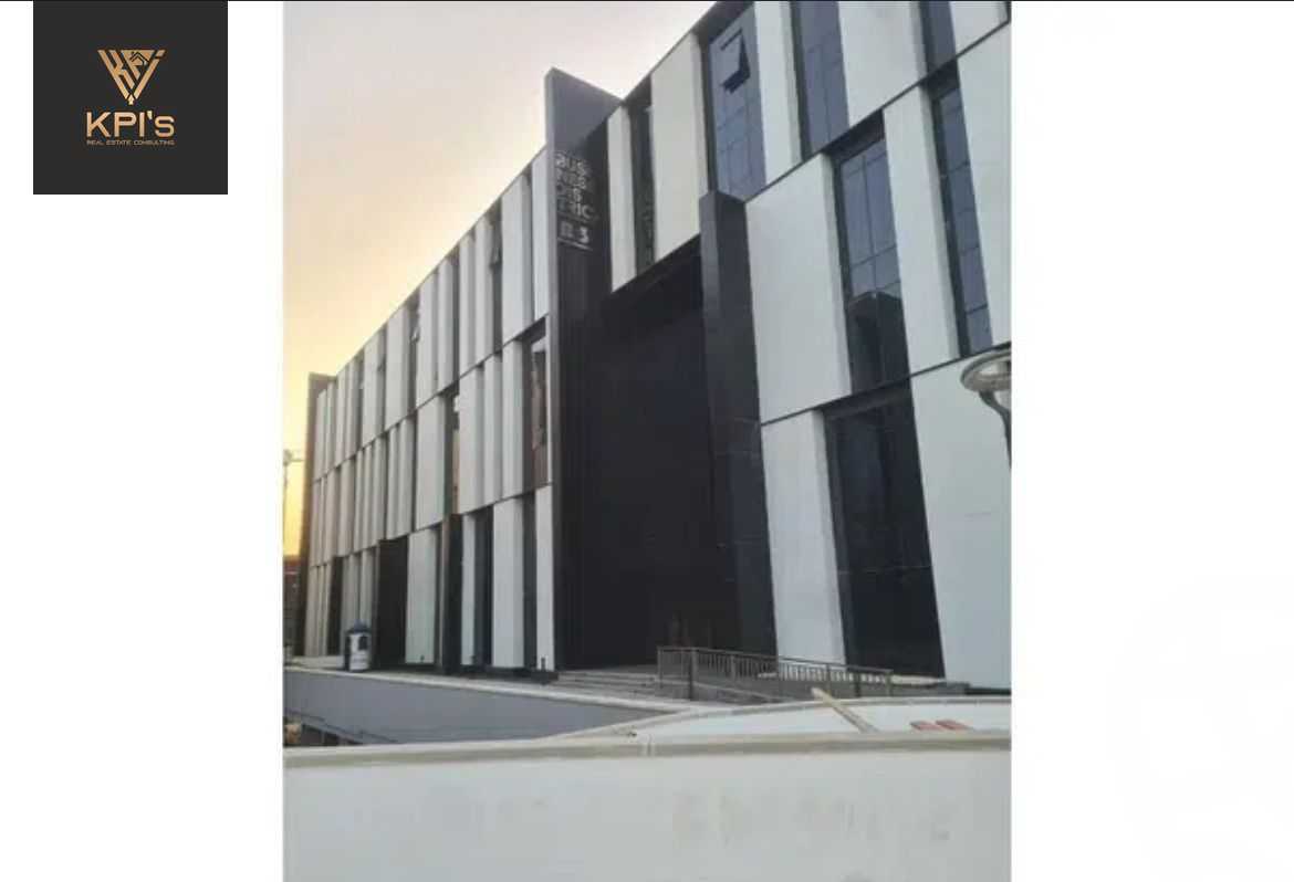 https://aqarmap.com.eg/en/listing/5571130-for-sale-cairo-new-cairo-compounds-hyde-park-business-district
