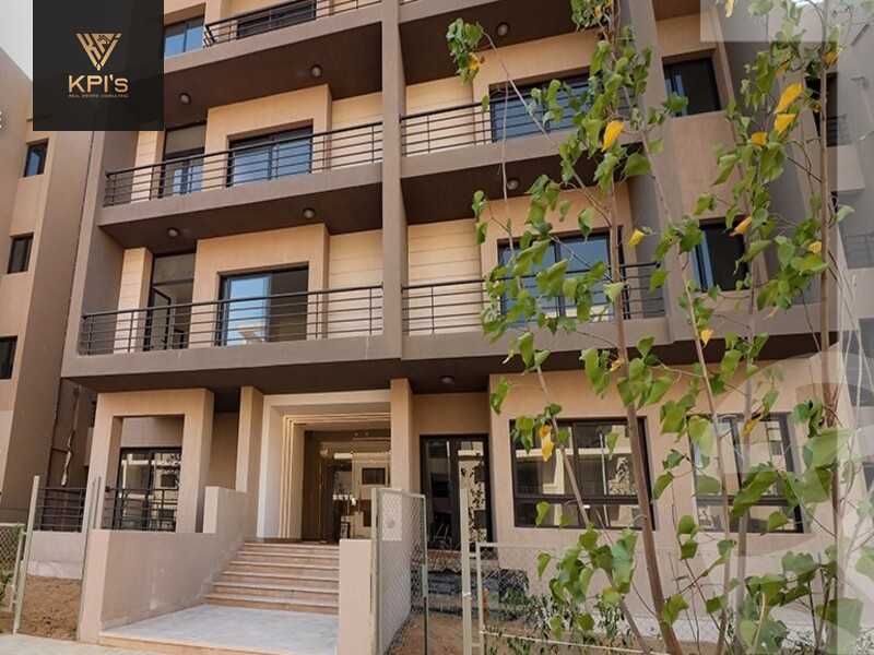 https://aqarmap.com.eg/en/listing/5579495-for-sale-cairo-new-cairo-compounds-fifth-square