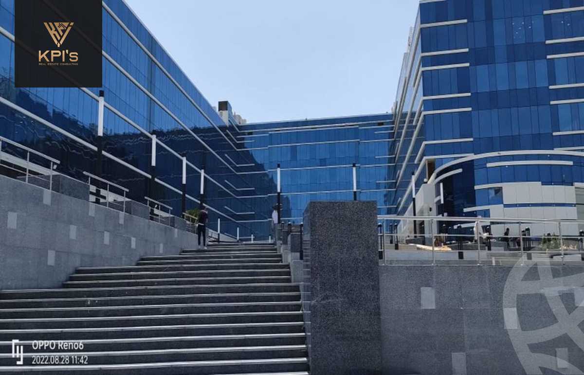 https://aqarmap.com.eg/ar/listing/5594595-for-rent-cairo-new-cairo-compounds-tryfywm-skwyr-mwl-nm-llttwyr
