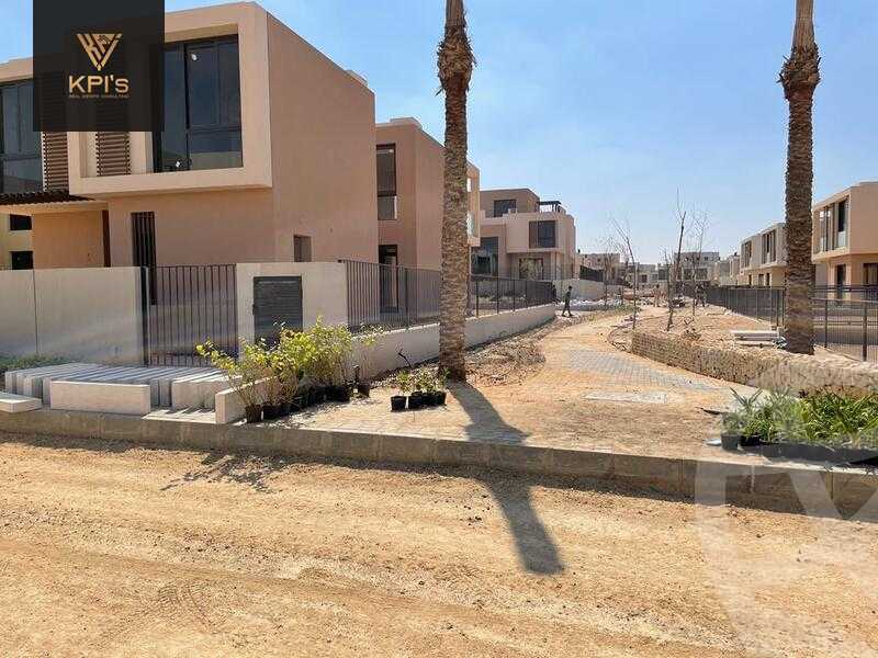 https://aqarmap.com.eg/en/listing/5616009-for-sale-cairo-new-cairo-compounds-moon-valley-2