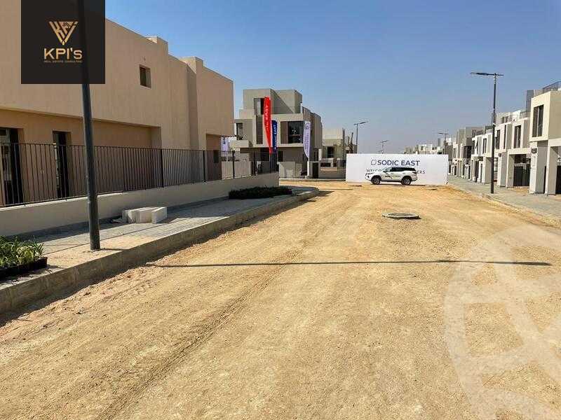 https://aqarmap.com.eg/en/listing/5616009-for-sale-cairo-new-cairo-compounds-moon-valley-2