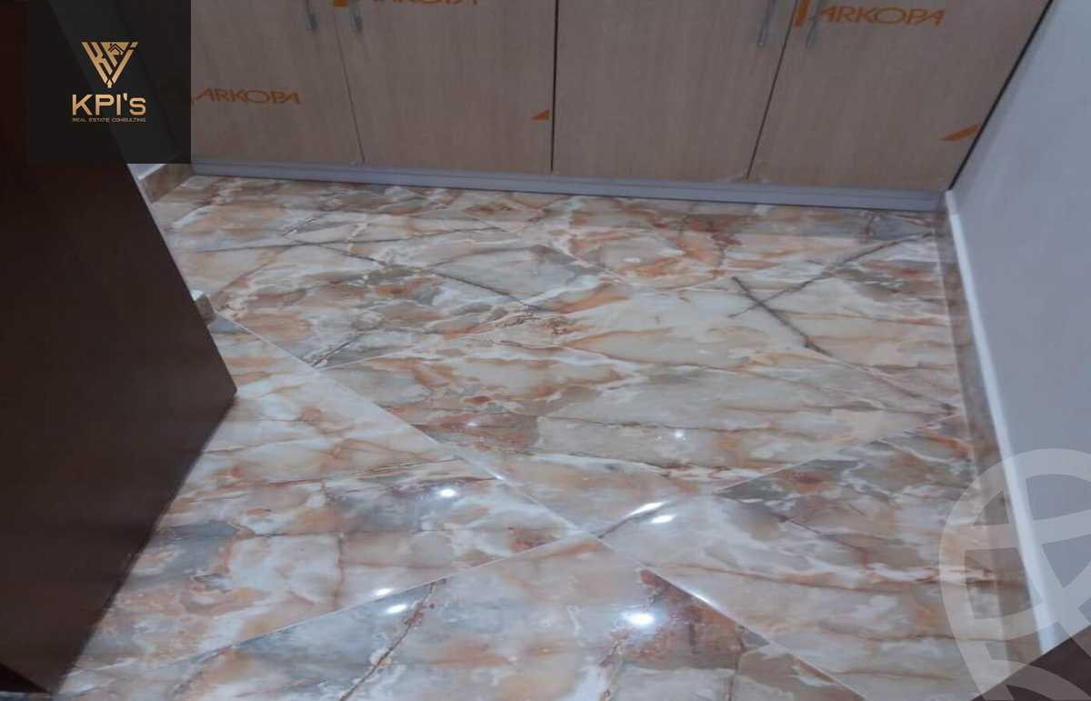 https://aqarmap.com.eg/ar/listing/5620076-for-sale-cairo-new-cairo-compounds-tryfywm-byzns-kwmblks-nm-llttwyr