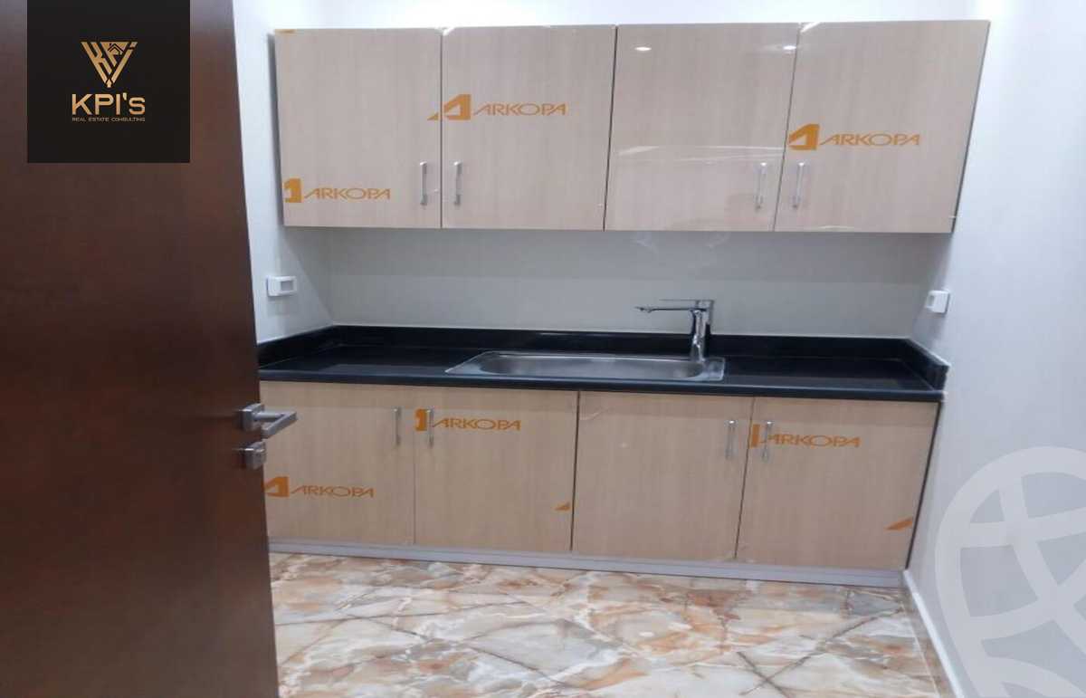https://aqarmap.com.eg/ar/listing/5620076-for-sale-cairo-new-cairo-compounds-tryfywm-byzns-kwmblks-nm-llttwyr