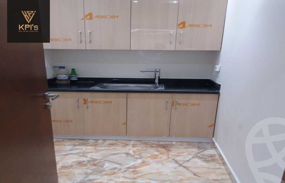 https://aqarmap.com.eg/ar/listing/5623757-for-sale-cairo-new-cairo-compounds-tryfywm-byzns-kwmblks-nm-llttwyr