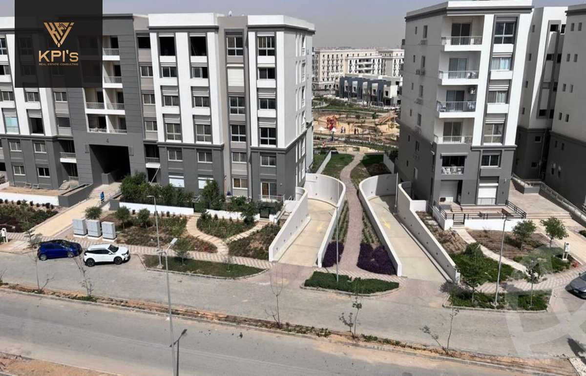 https://aqarmap.com.eg/en/listing/5641552-for-sale-cairo-new-cairo-compounds-hyde-park-centre-ville-hyde-park