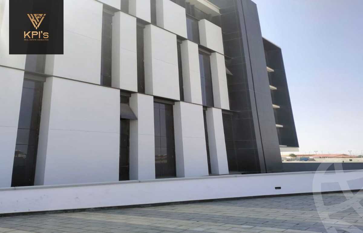 https://aqarmap.com.eg/ar/listing/5644251-for-sale-cairo-new-cairo-compounds-hyde-park-centre-ville-hyde-park