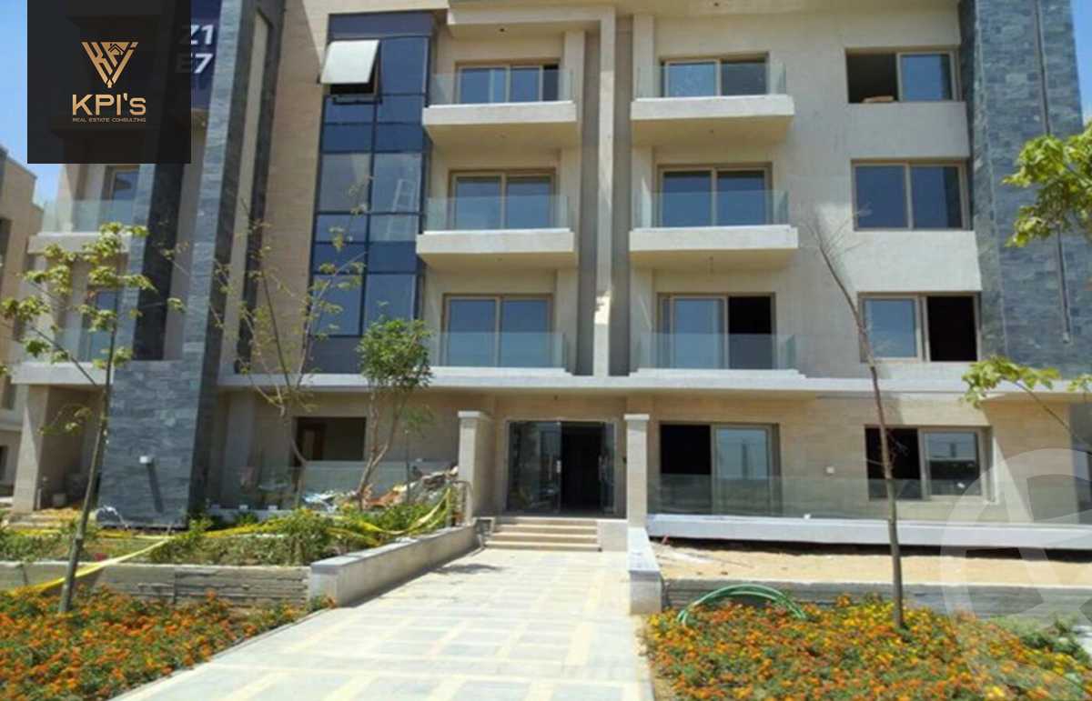 https://aqarmap.com.eg/en/listing/5706481-for-sale-cairo-new-cairo-compounds-moon-valley