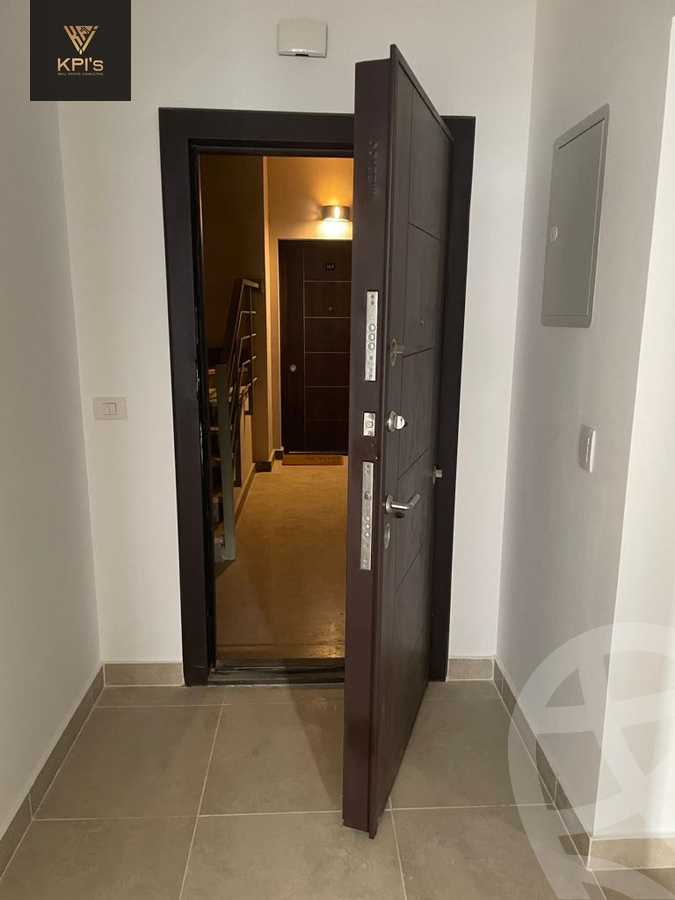 https://aqarmap.com.eg/en/listing/5713557-for-sale-cairo-new-cairo-compounds-fifth-square