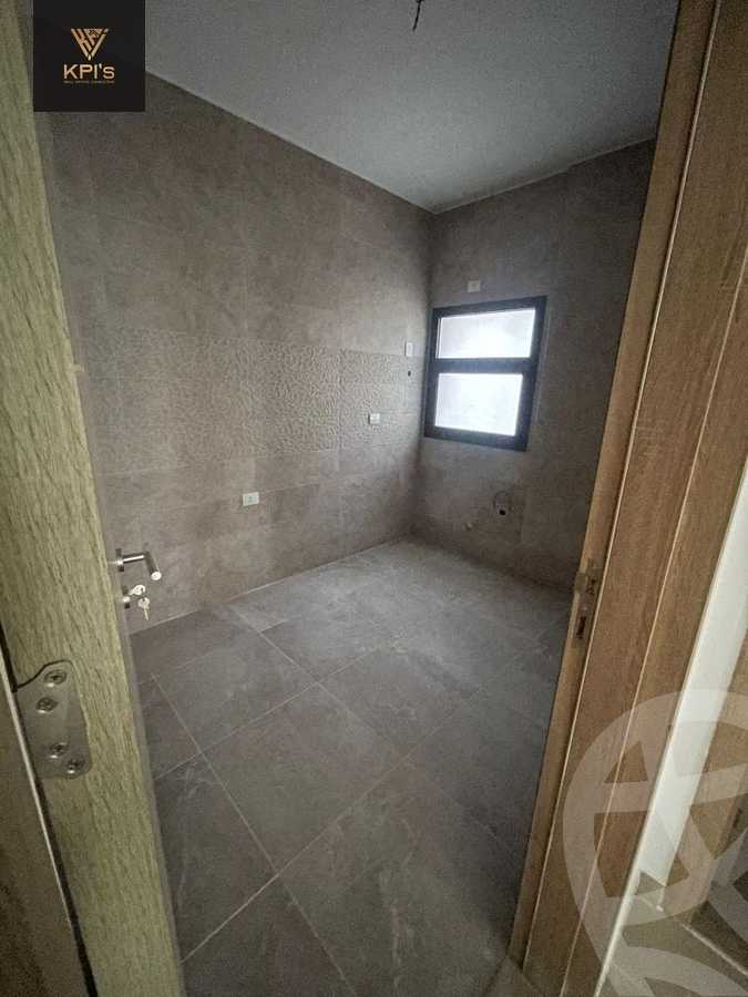https://aqarmap.com.eg/en/listing/5713557-for-sale-cairo-new-cairo-compounds-fifth-square