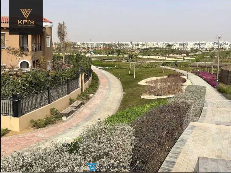 https://aqarmap.com.eg/ar/listing/5740740-for-sale-cairo-new-cairo-compounds-hyde-park-centre-ville-hyde-park