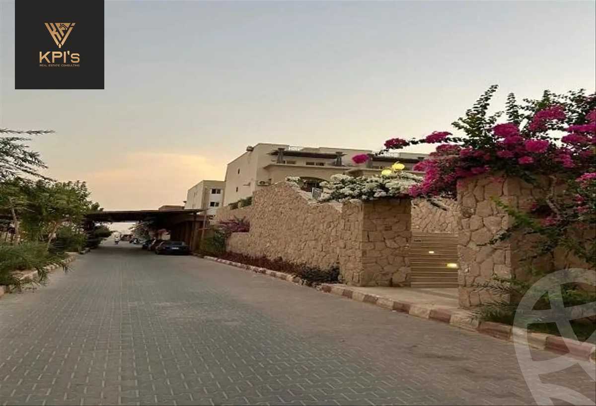 https://aqarmap.com.eg/en/listing/5832917-for-sale-ain-elsokhna-resorts-lasirena-red-carpet
