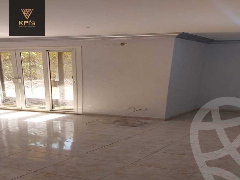 https://aqarmap.com.eg/en/listing/5835185-for-sale-cairo-new-cairo-lrhb-city-phase-4-mohammed-farid-st